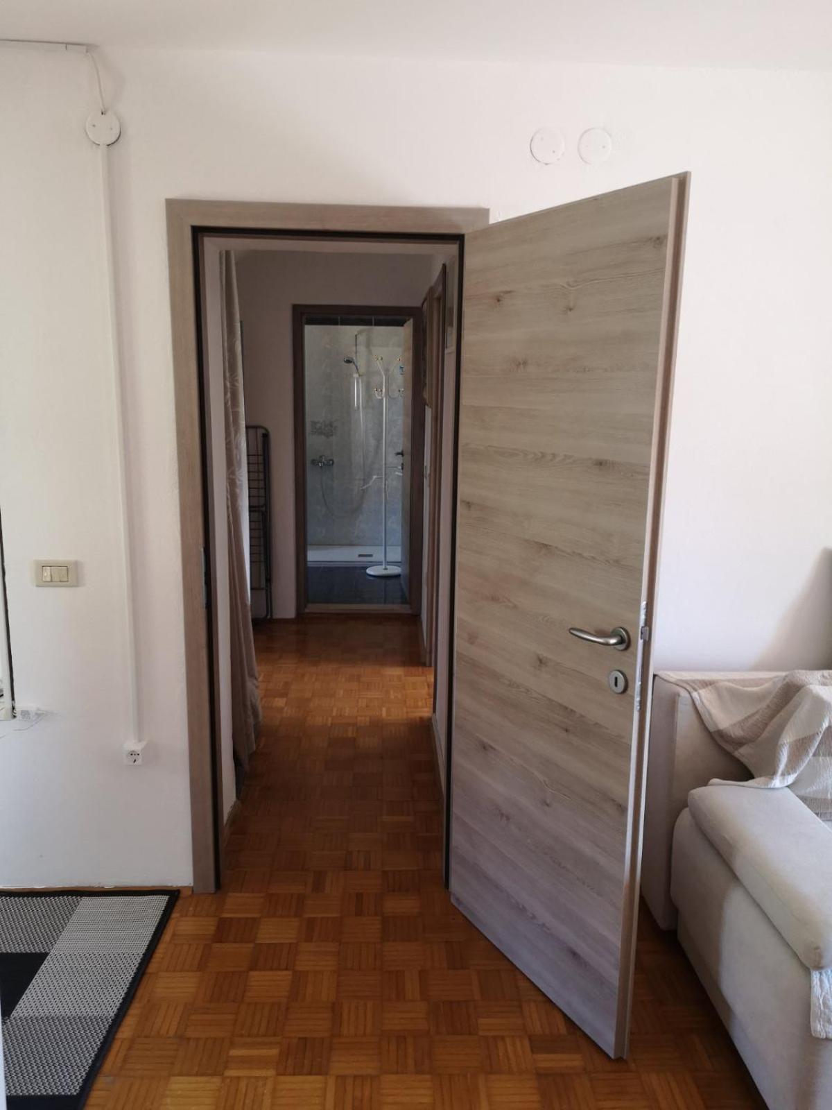 Apartma Ester Lucija Bagian luar foto
