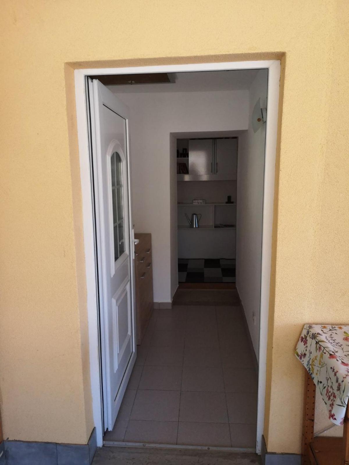 Apartma Ester Lucija Bagian luar foto